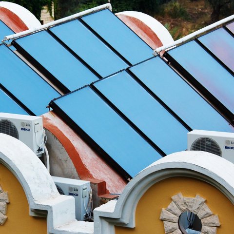 Zdjęcie: Fotowoltaika na domu w 2026: od mocy instalacji do pierwszego rozliczenia