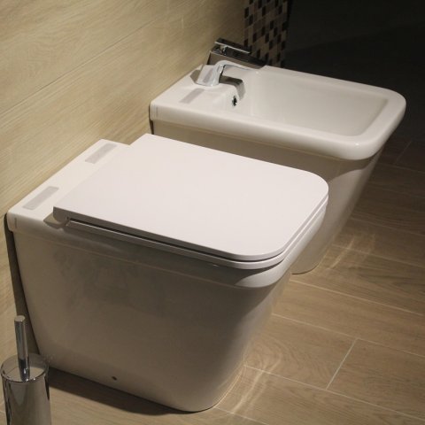 Toaleta myjąca i elektryczny bidet — czy to wydatek, który zwraca się w codziennym użytkowaniu