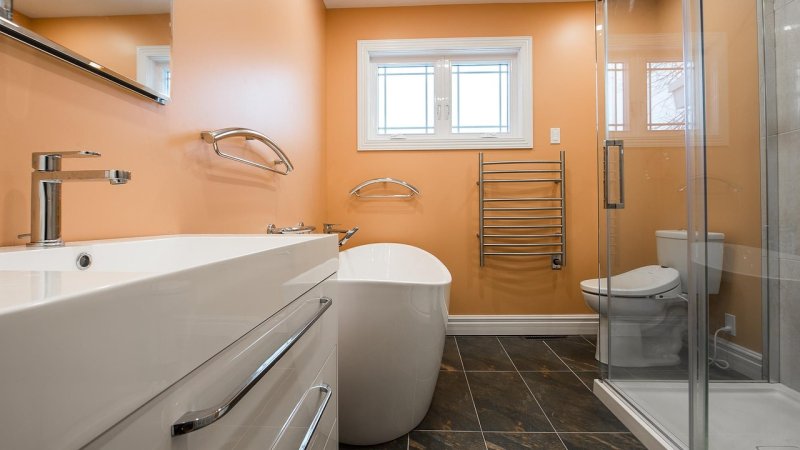 Zdjęcie: Architekt wnętrz do łazienki – kiedy jego koszt się opłaca