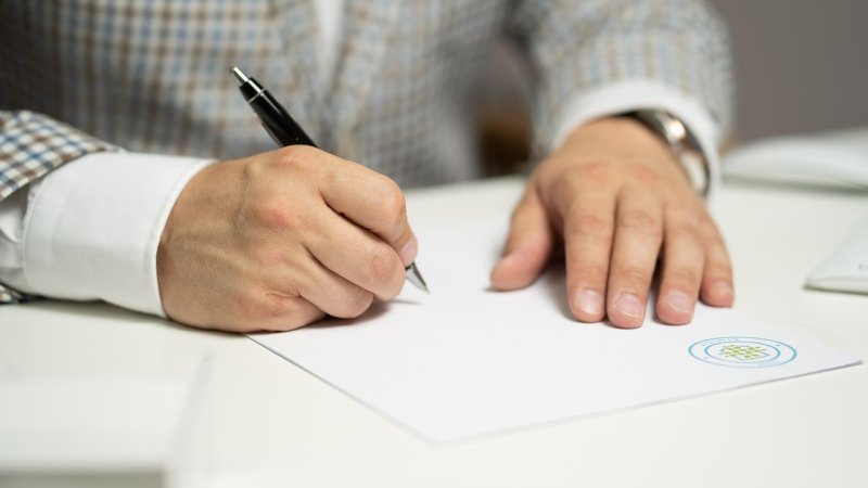 Zdjęcie: Umowa z ekipą remontową na łazienkę: 5 kluczowych zapisów